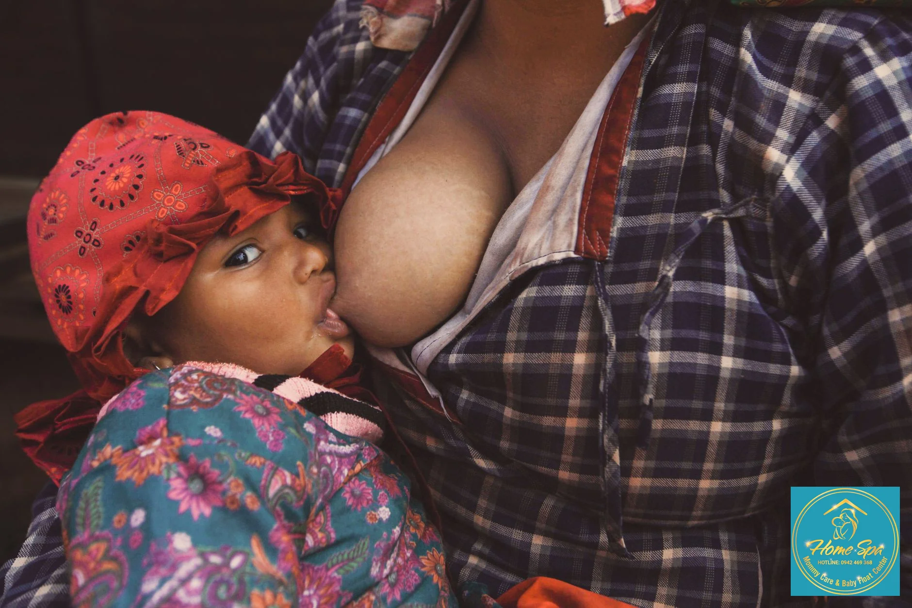 professional photo of a mother in Lạng Giang experiencing breast engorgement, looking tired, 1024x1024