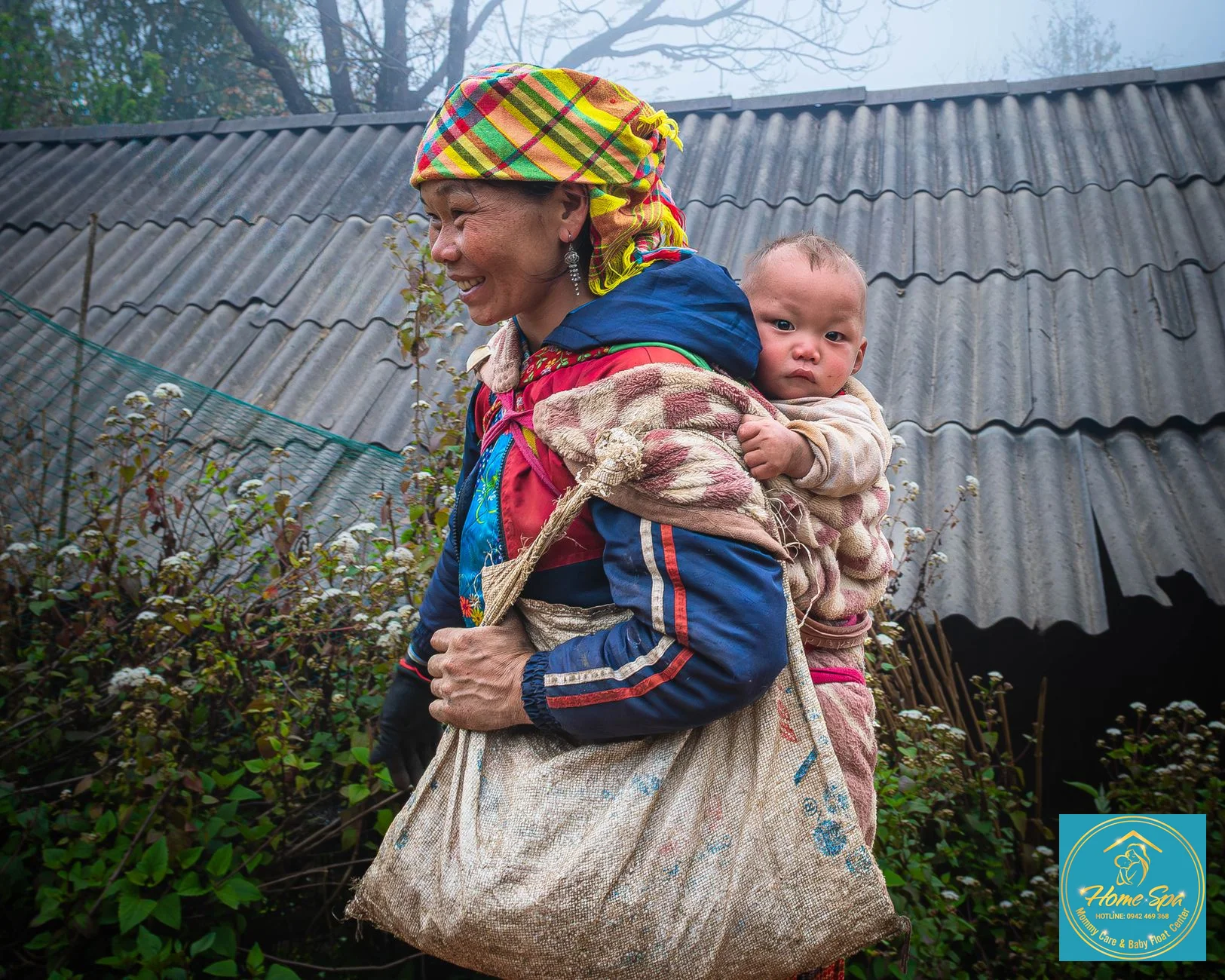professional photo of a mother in Bac Giang with her baby, demonstrating a comfortable and warm environment during winter, 1024x1024